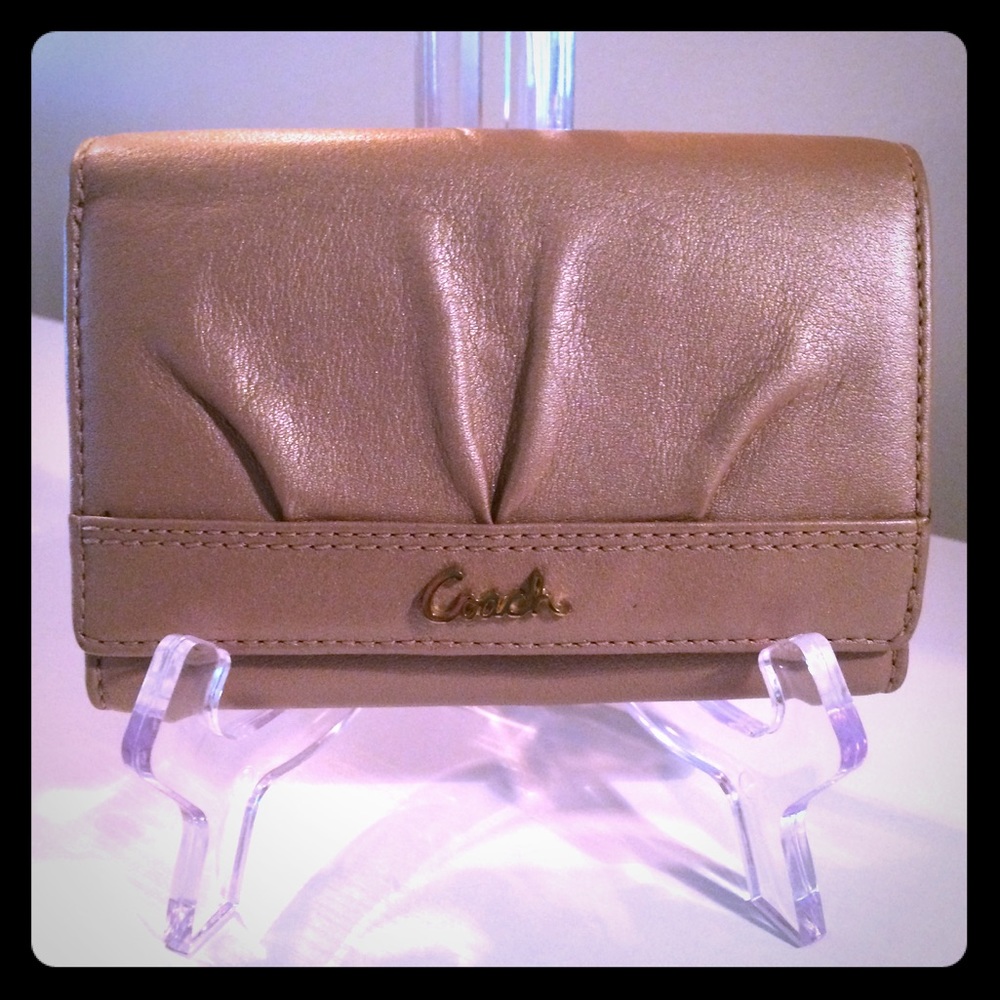 COACH Ashley Compact Leather Bifold Wallet